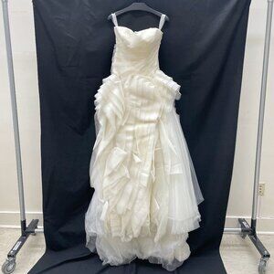 Vera Wang Luxe Size 6 Organza Tiered Wedding Gown